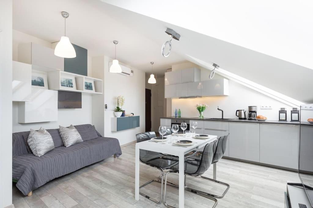Modern & New Place Next To Wawel Castle & Vistula คราคูฟ ภายนอก รูปภาพ