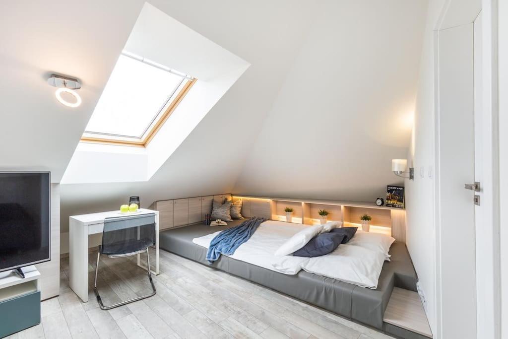 Modern & New Place Next To Wawel Castle & Vistula คราคูฟ ภายนอก รูปภาพ