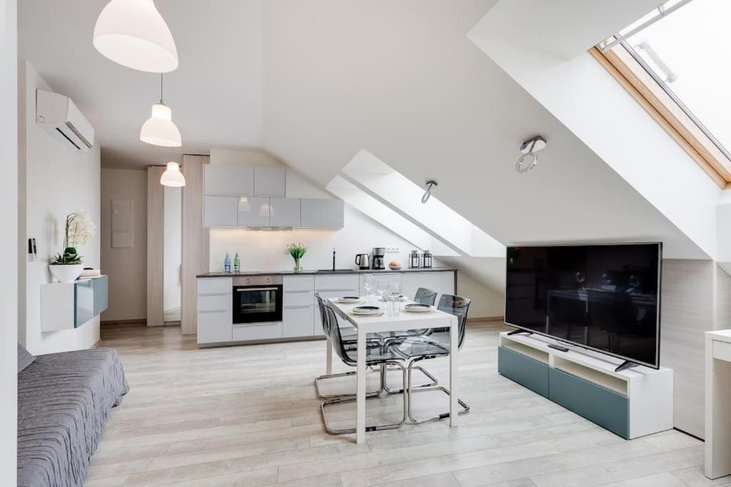 Modern & New Place Next To Wawel Castle & Vistula คราคูฟ ภายนอก รูปภาพ